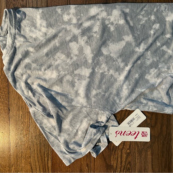 Teen crop top New York giants. New with tags - Picture 3 of 3